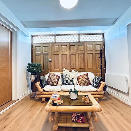 Private 2 Bed Guest House - Van Parking, M25 & A1 Connections 波特斯巴 外观 照片