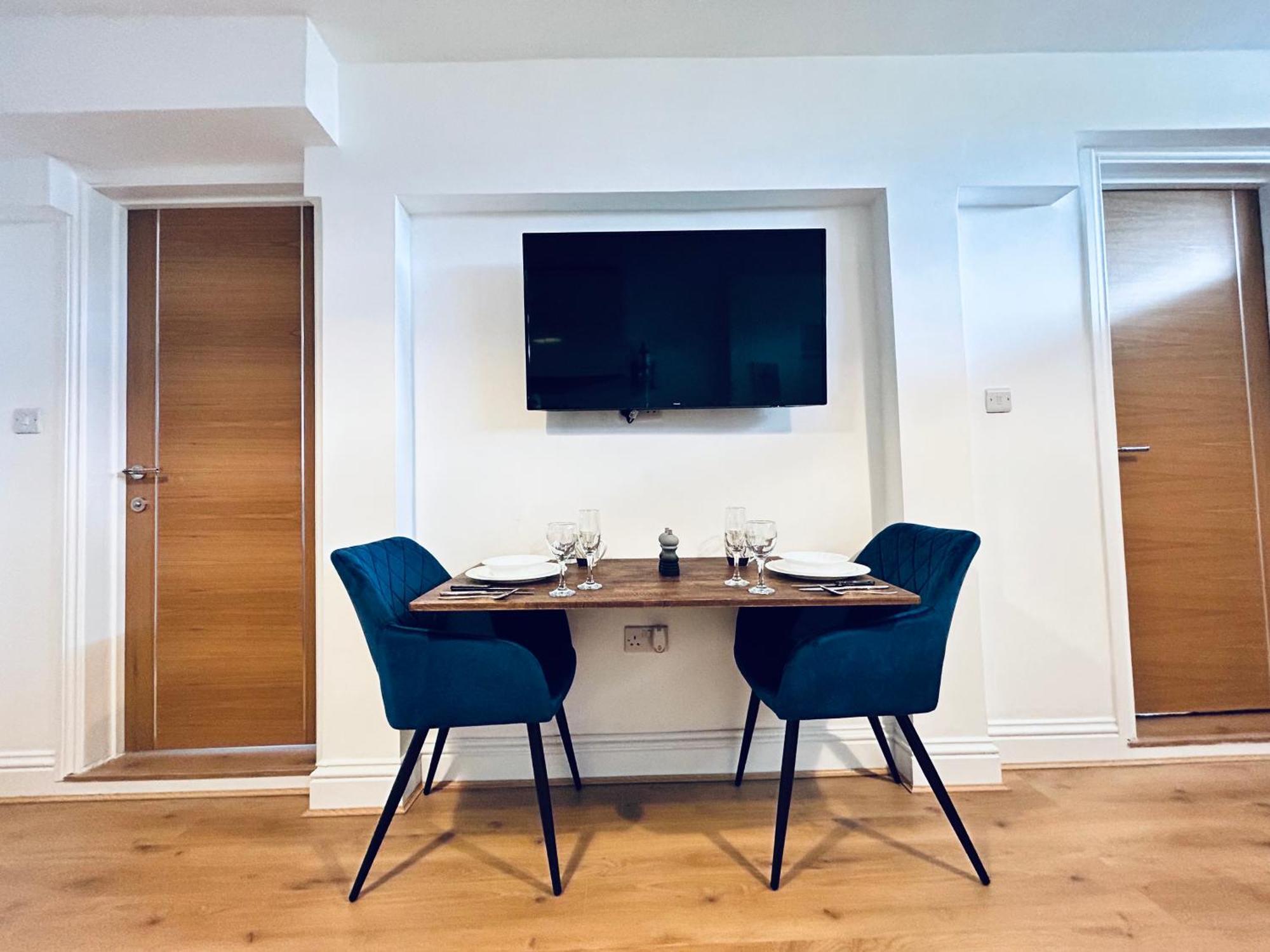Private 2 Bed Guest House - Van Parking, M25 & A1 Connections 波特斯巴 外观 照片