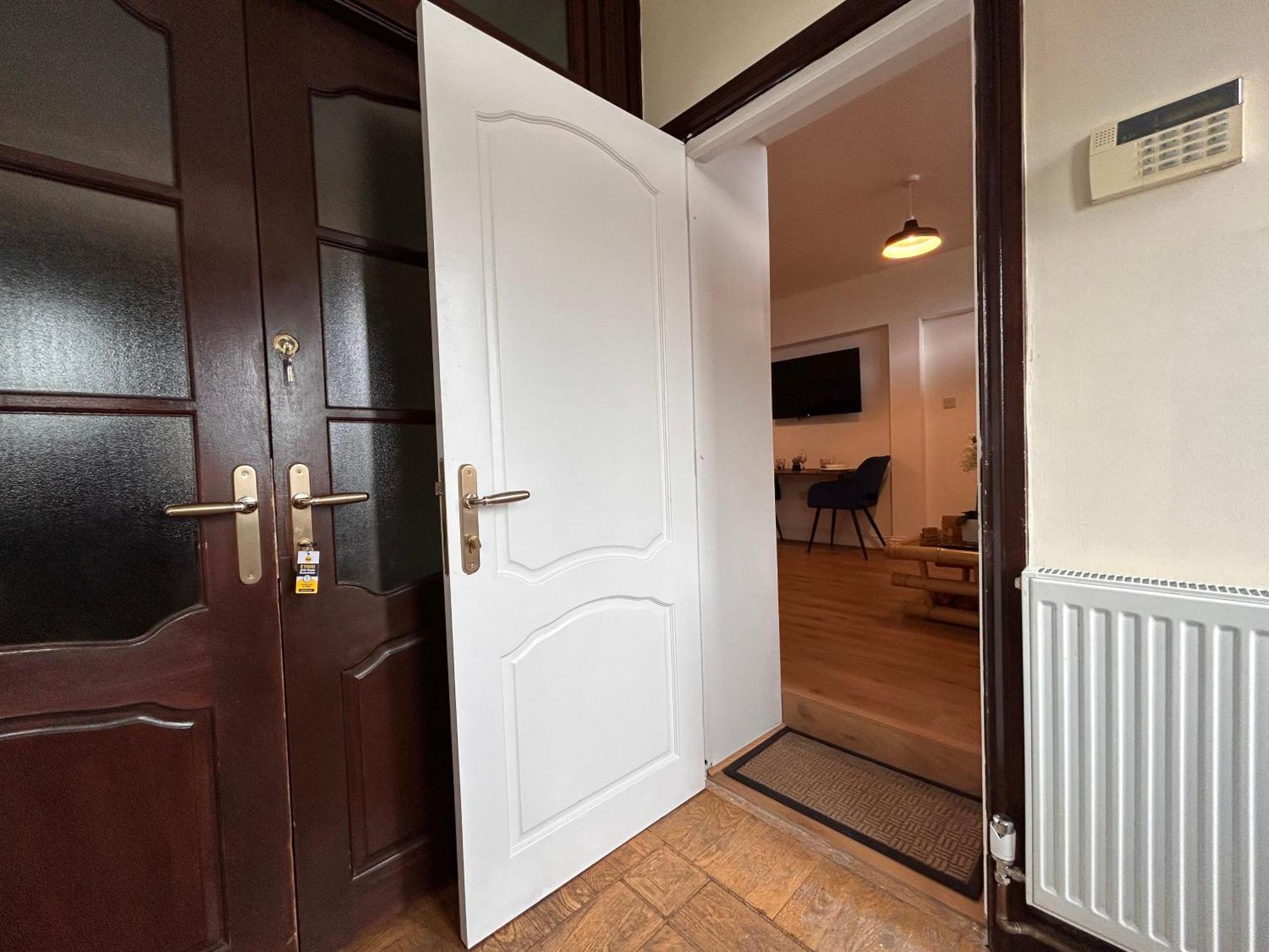 Private 2 Bed Guest House - Van Parking, M25 & A1 Connections 波特斯巴 外观 照片